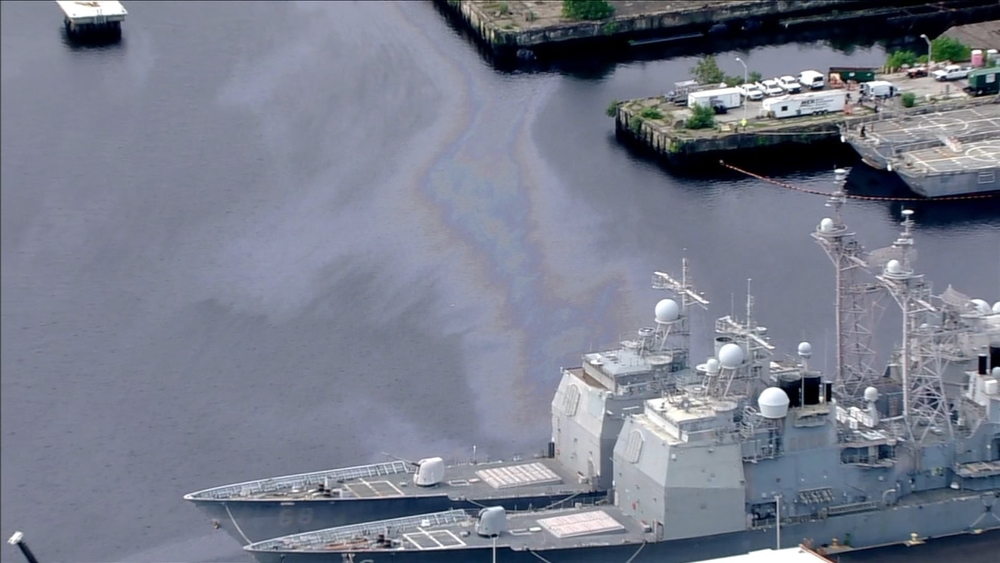 Chopper 6 video of oil spill response at Philadelphia Navy Yard