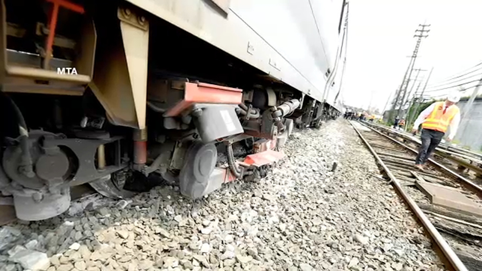 LIRR delays expected amid repairs after 13 hurt in derailment in Queens LIRR delays expected amid repairs after 13 hurt in derailment in Queens
