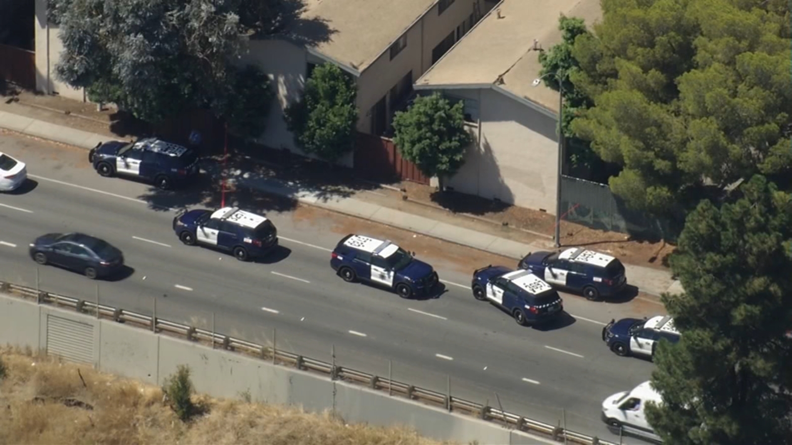 San Jose police investigating double homicide after 2 found dead in apartment on Parkmoor Avenue