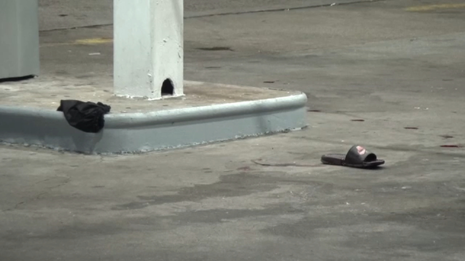 2 people injured when shots fired on crowd during fight at taqueria on