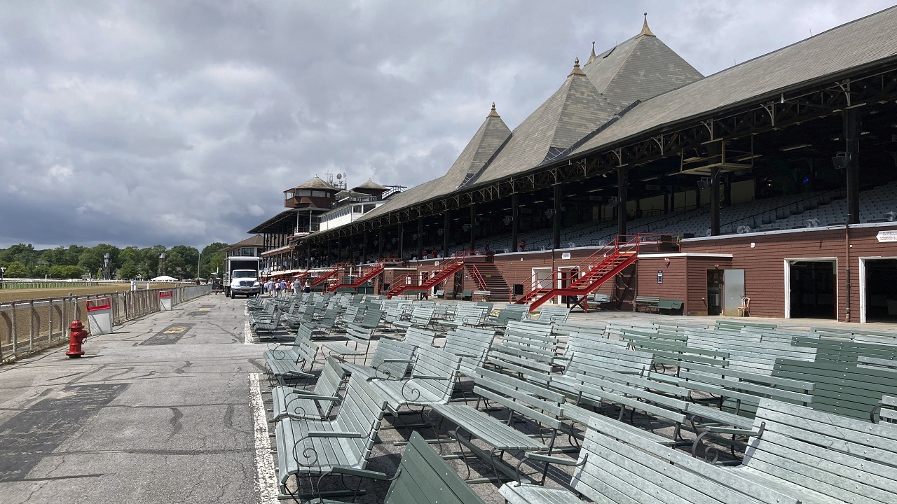 Bill Parcells-owned filly Maple Leaf Mel suffers catastrophic injury at finish line in Saratoga - Vimarsana News