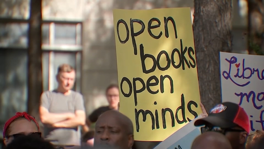 Protesters voice opposition over removal of libraries within HISD 