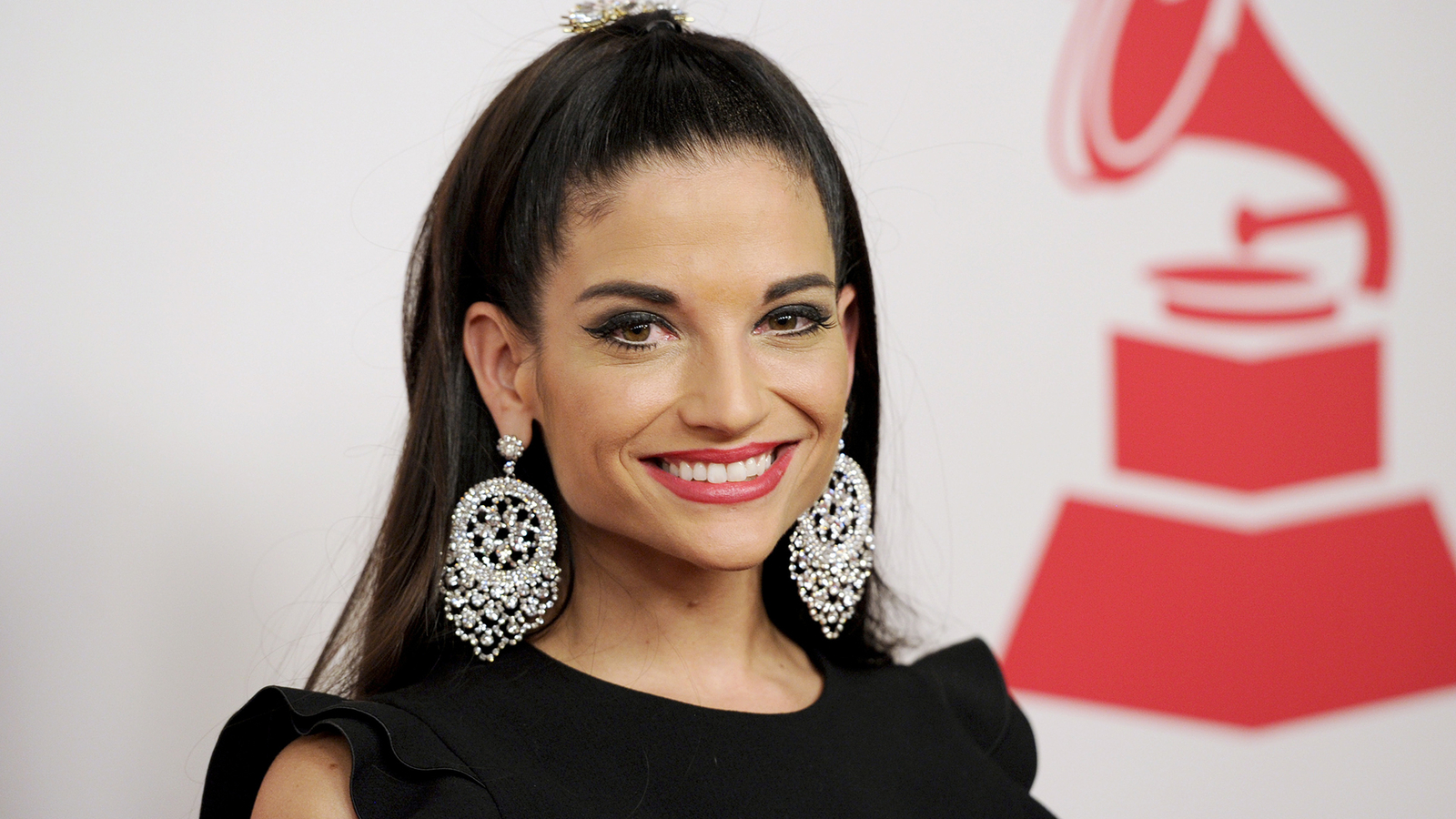 La cantante latina Natalia Jiménez dice que el restaurante de Hollywood