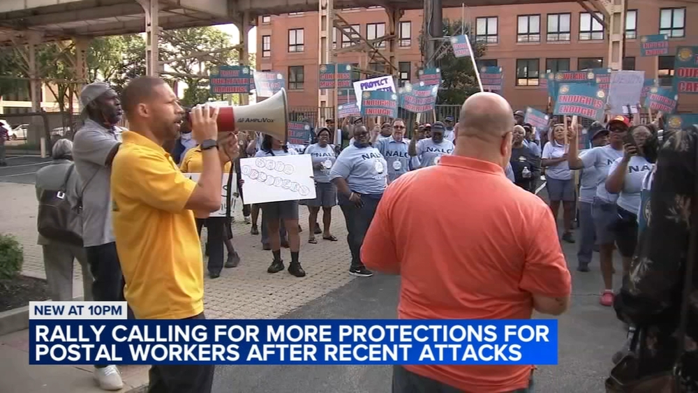USPS postal workers, supporters rally for protection on South Side