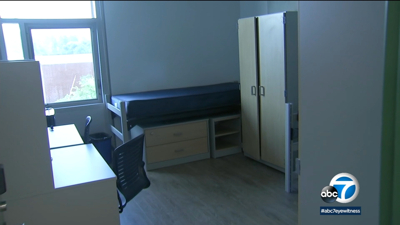 Tips to prepare for college dorm life