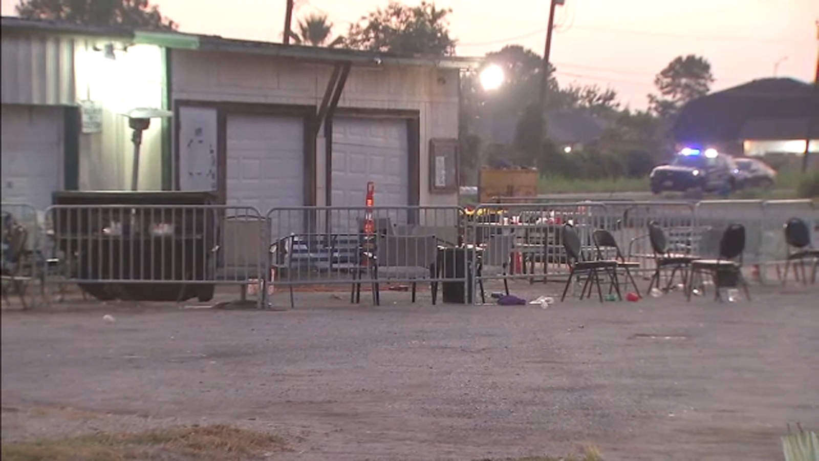 Pregnant woman among 3 shot outside ice house in southeast Houston police say Pregnant woman among 3 shot outside ice house in southeast Houston police say