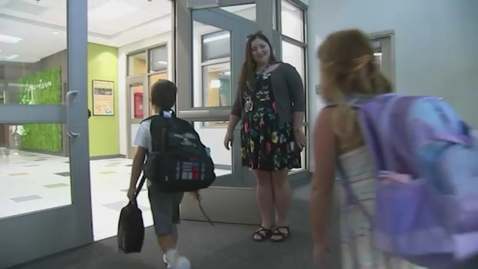Lee County joins 15 other school districts going against state law to start school early - Vimarsana News