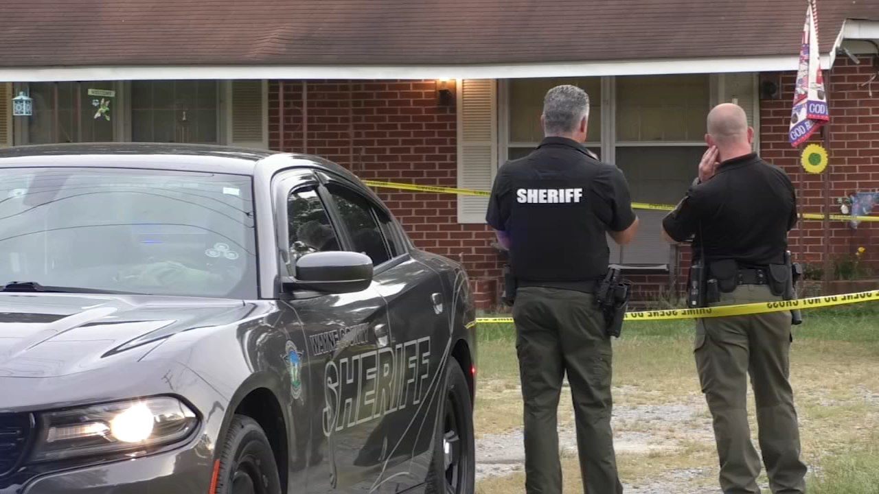 Deputies shoot, kill man they say pointed shotgun at them