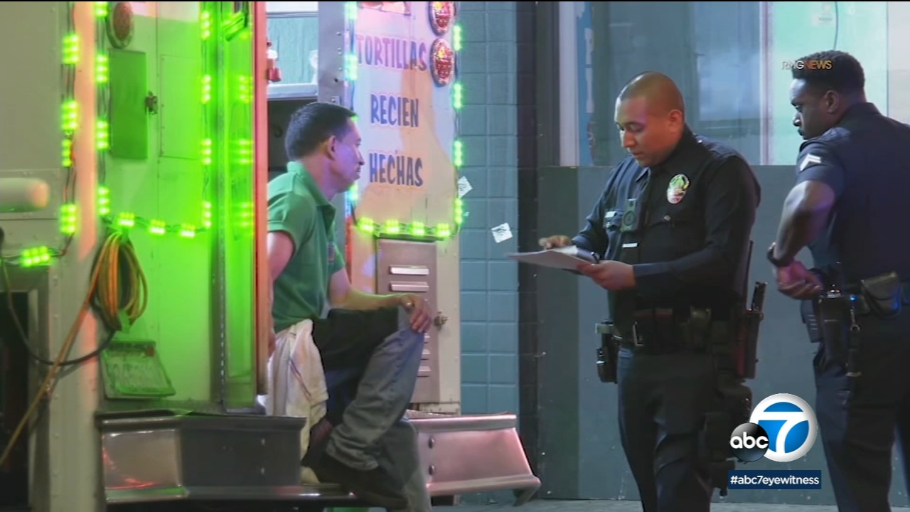 Roban 5 camiones de tacos en Los Ángeles durante la noche