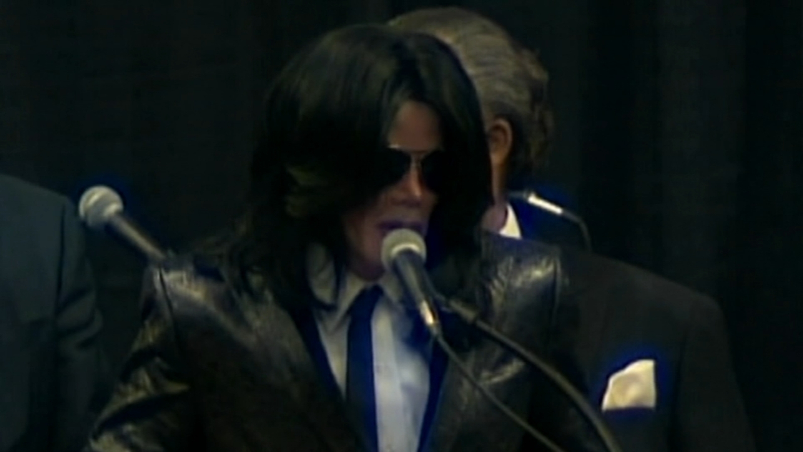 Michael Jackson lawsuits: Court revives sexual abuse lawsuits by Michael Jackson accusers James Safechuck and Wade Robson - Vimarsana News
