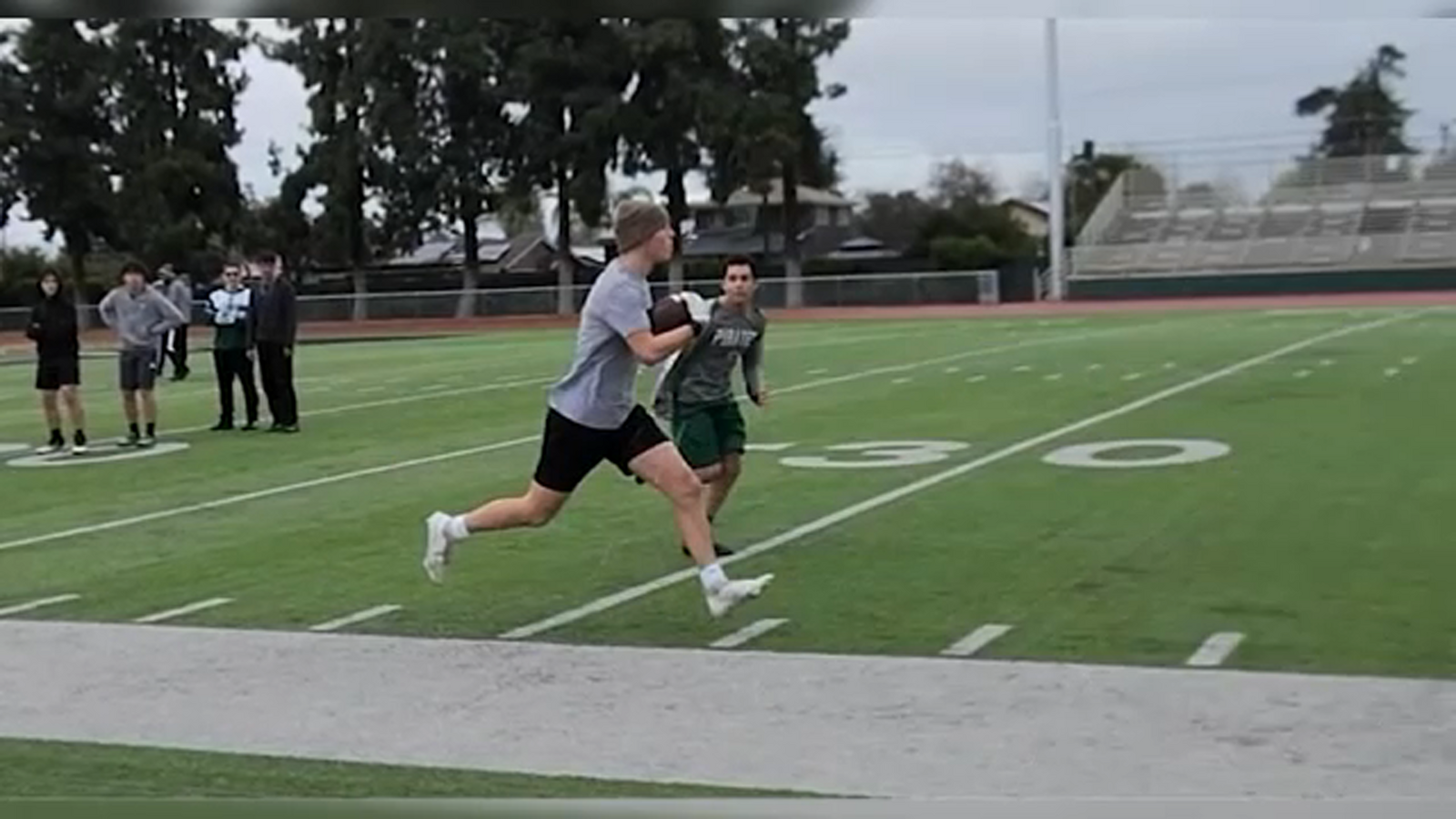 Reedley teen plays last football game before starting chemotherapy Reedley teen plays last football game before starting chemotherapy