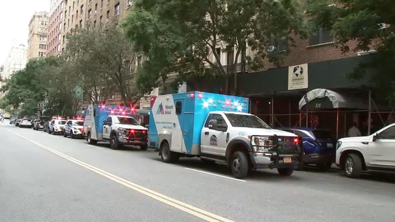 NYC crime: Family of 4, including 2 kids, found dead inside Upper West Side apartment with apparent stab wounds: police sources - Vimarsana News