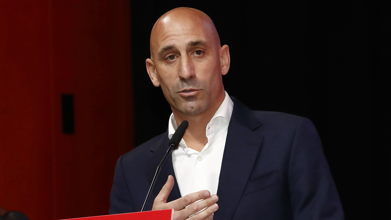 Federasi Spanyol menyerukan pengunduran diri Luis Rubiales segera