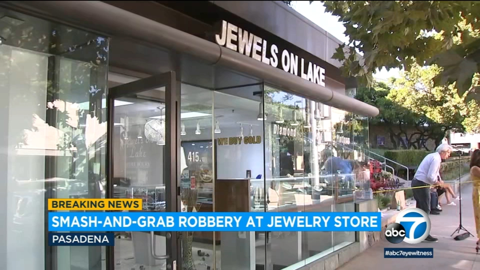 Robbers steal 500K in jewelry during smashandgrab at Pasadena store Robbers steal 500K in jewelry during smashandgrab at Pasadena store