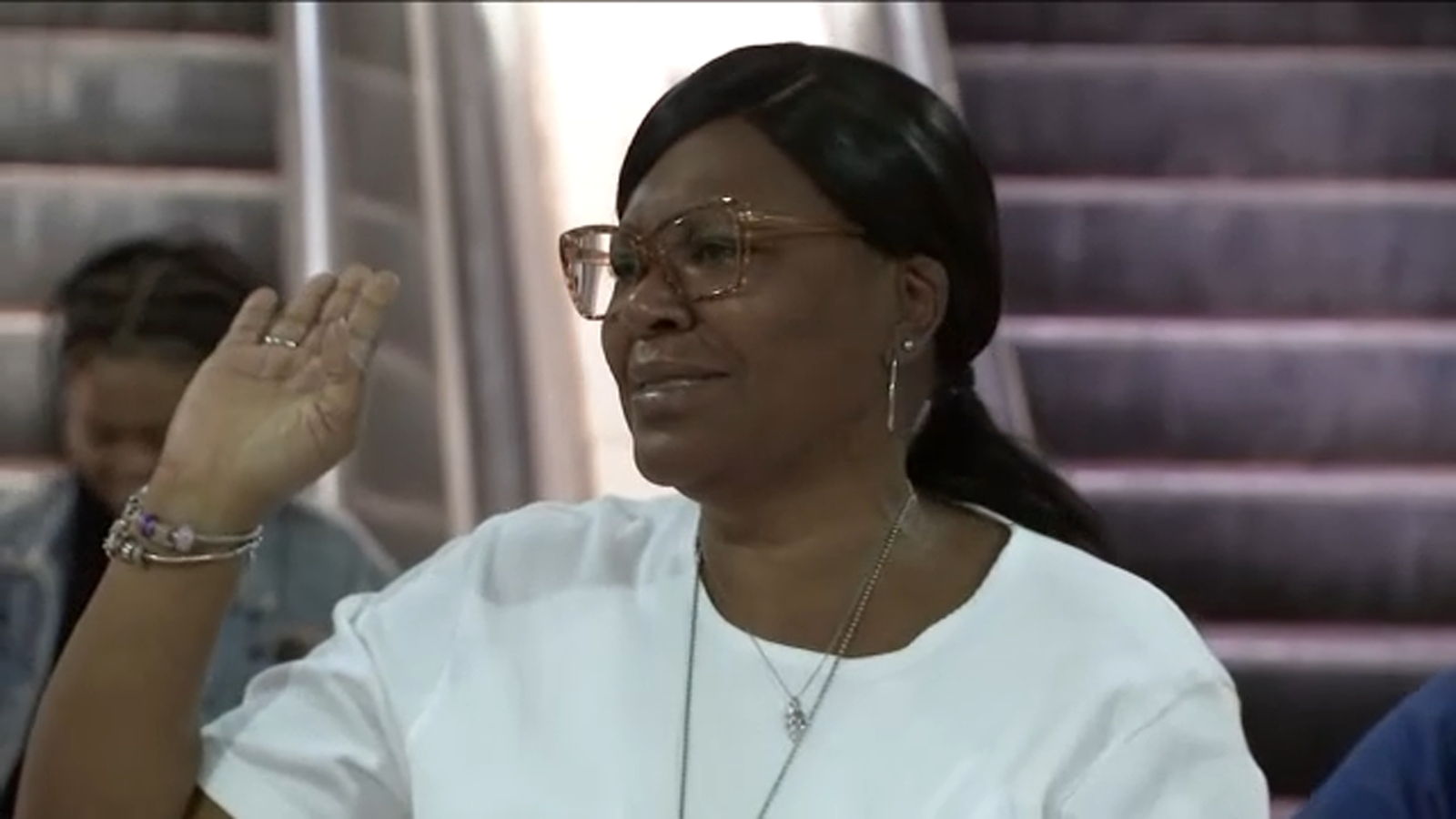 Longtime clerk at Newark Penn Station retiring after 40 years gets surprise send off from family, coworkers - Vimarsana News