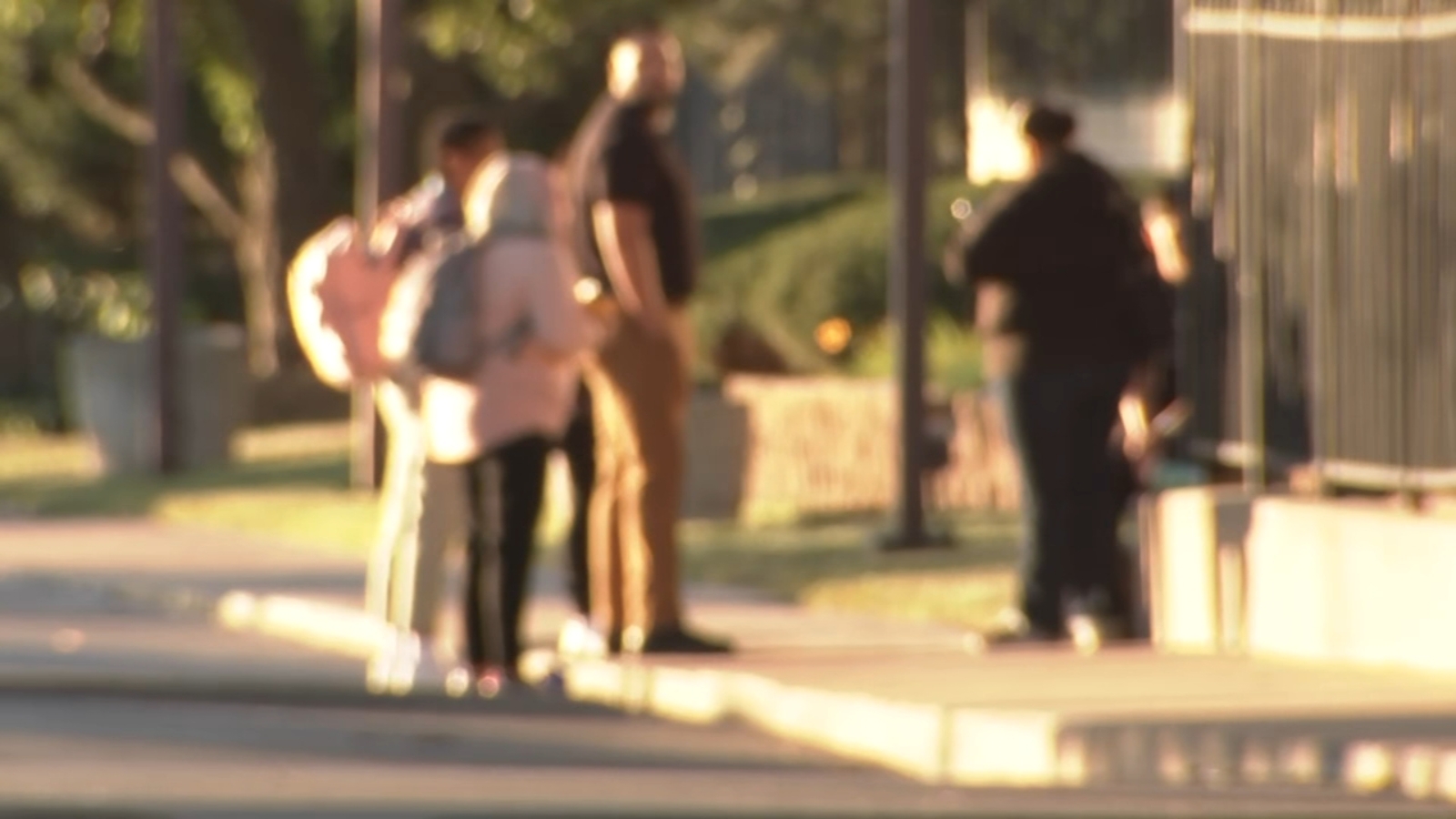 120 Chicago migrants start moving into Lake Shore Hotel in Hyde Park after staying at police stations - Vimarsana News
