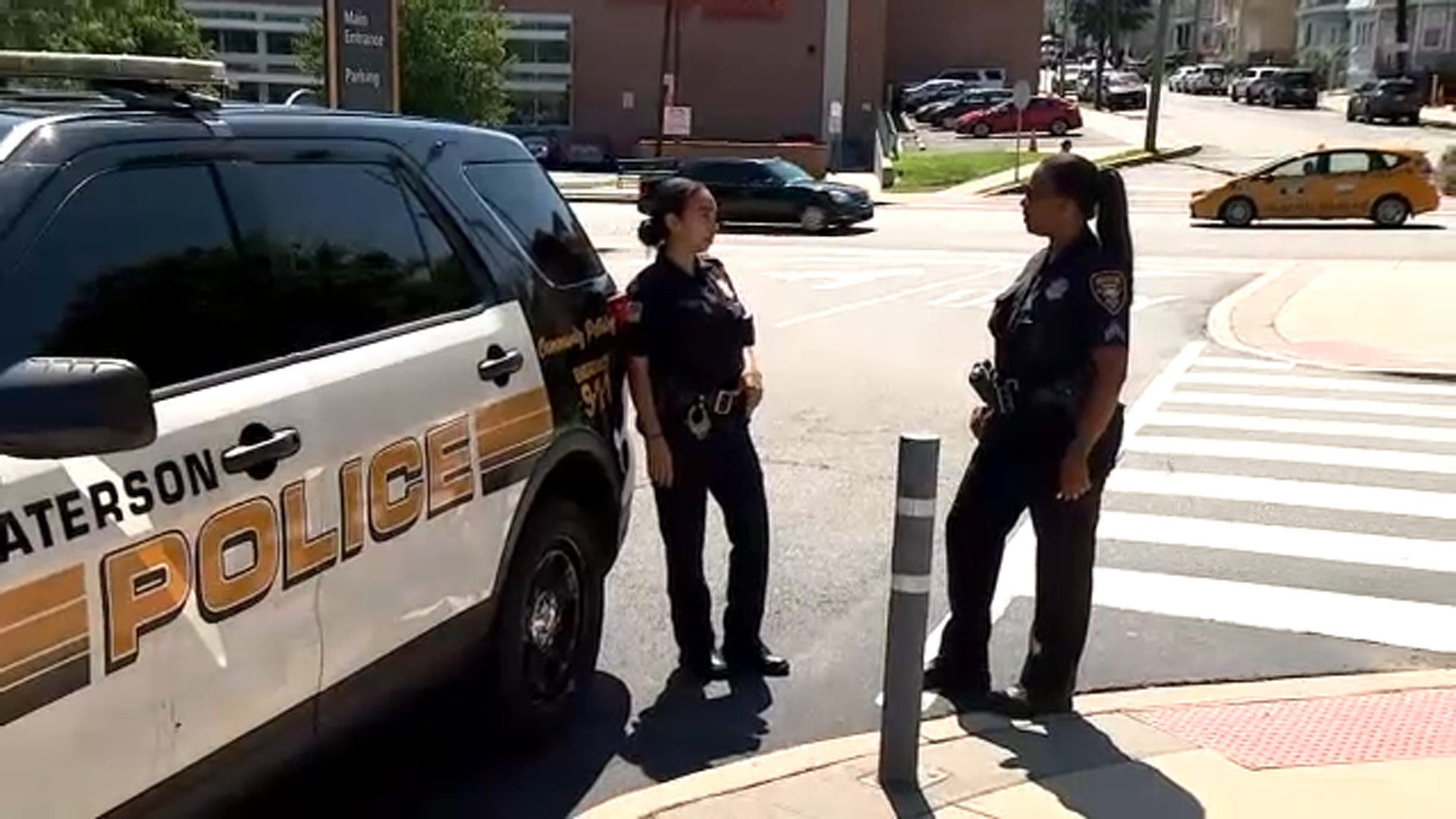 Police officers perform CPR, save unresponsive toddler