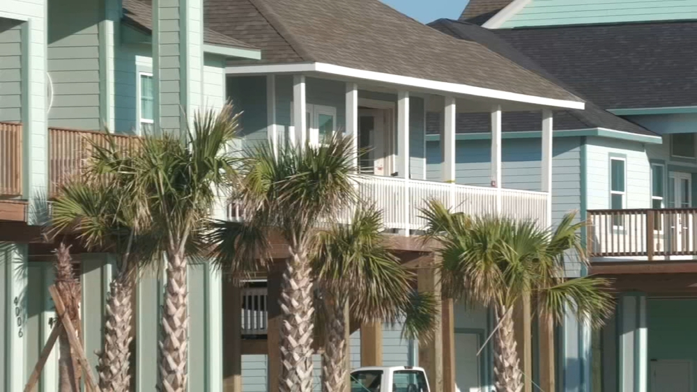 Gunfire erupts at Galveston home during party, leaving 2 dead: Police
