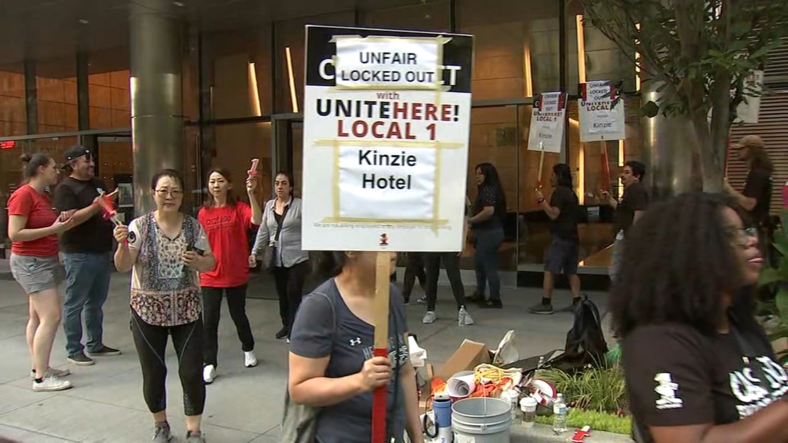 Workers at Chicago's Kinzie Hotel to protest on Labor Day - Vimarsana News