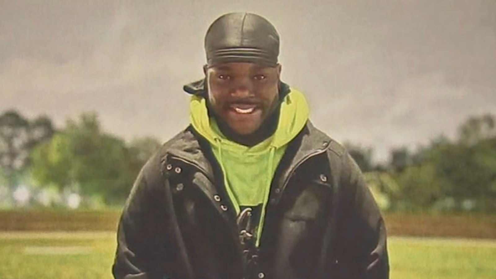 Family pleads for answers after man found shot to death at southeast Houston bus stop