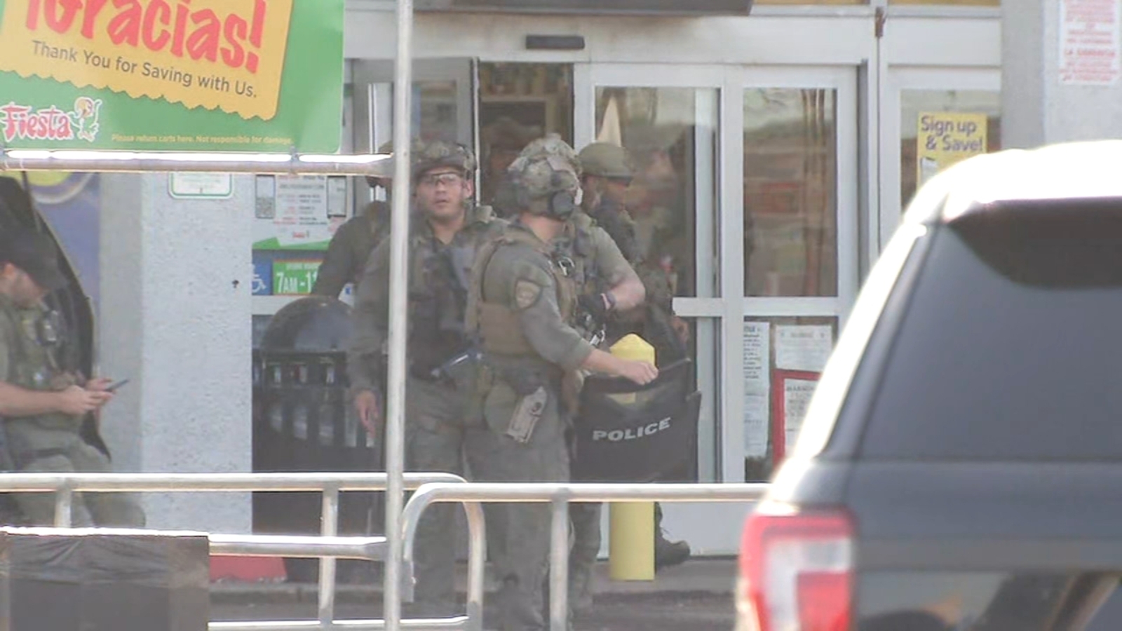 Suspect wanted after taking employee hostage inside Fiesta store in north Houston HPD says Suspect wanted after taking employee hostage inside Fiesta store in north Houston HPD says