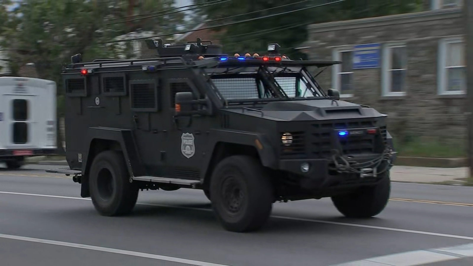 1 man in custody following stabbing, barricade situation in Northeast ...