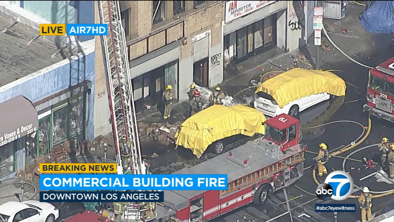 Firefighters battle large fire at commercial building in downtown LA