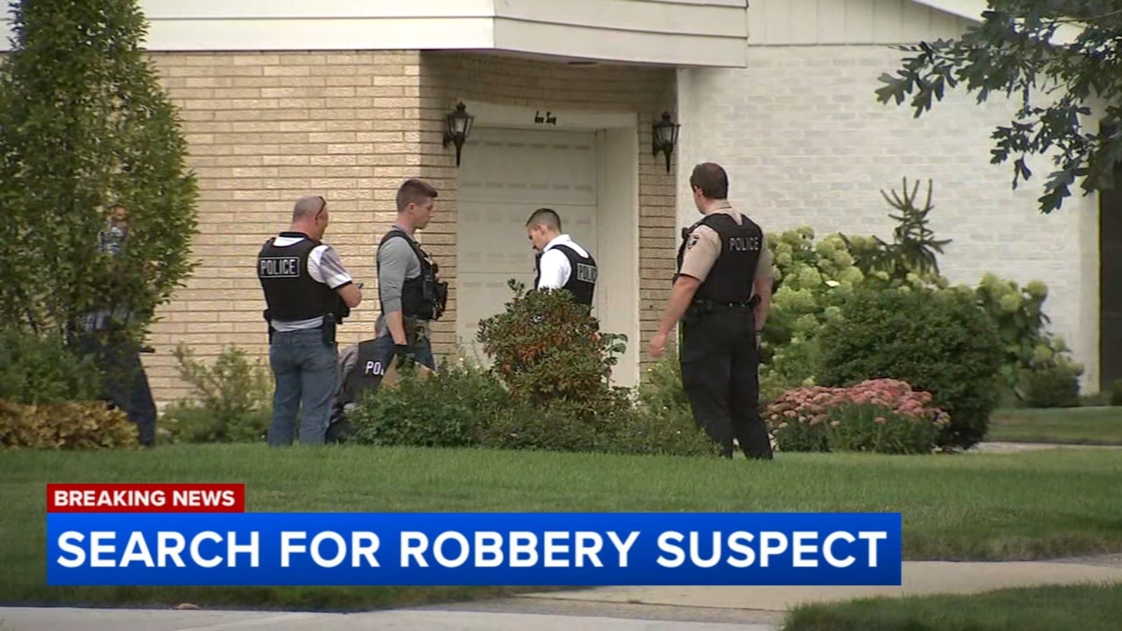Hinsdale IL news: Manhunt underway in Hinsdale after Addison cellphone store robbery, 1 in custody as search continues, police say - Vimarsana News