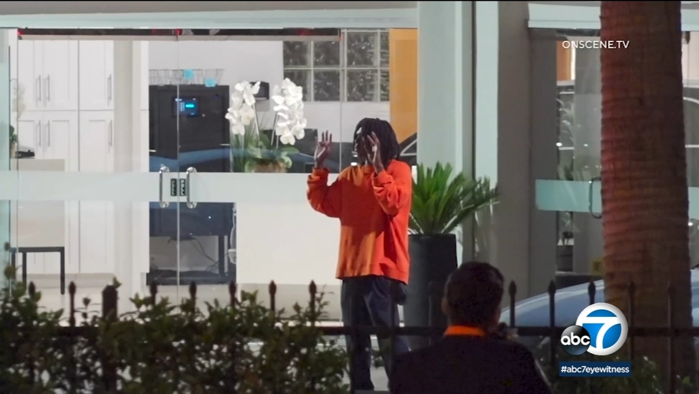 Hollywood dealership break-in leads to wild chase