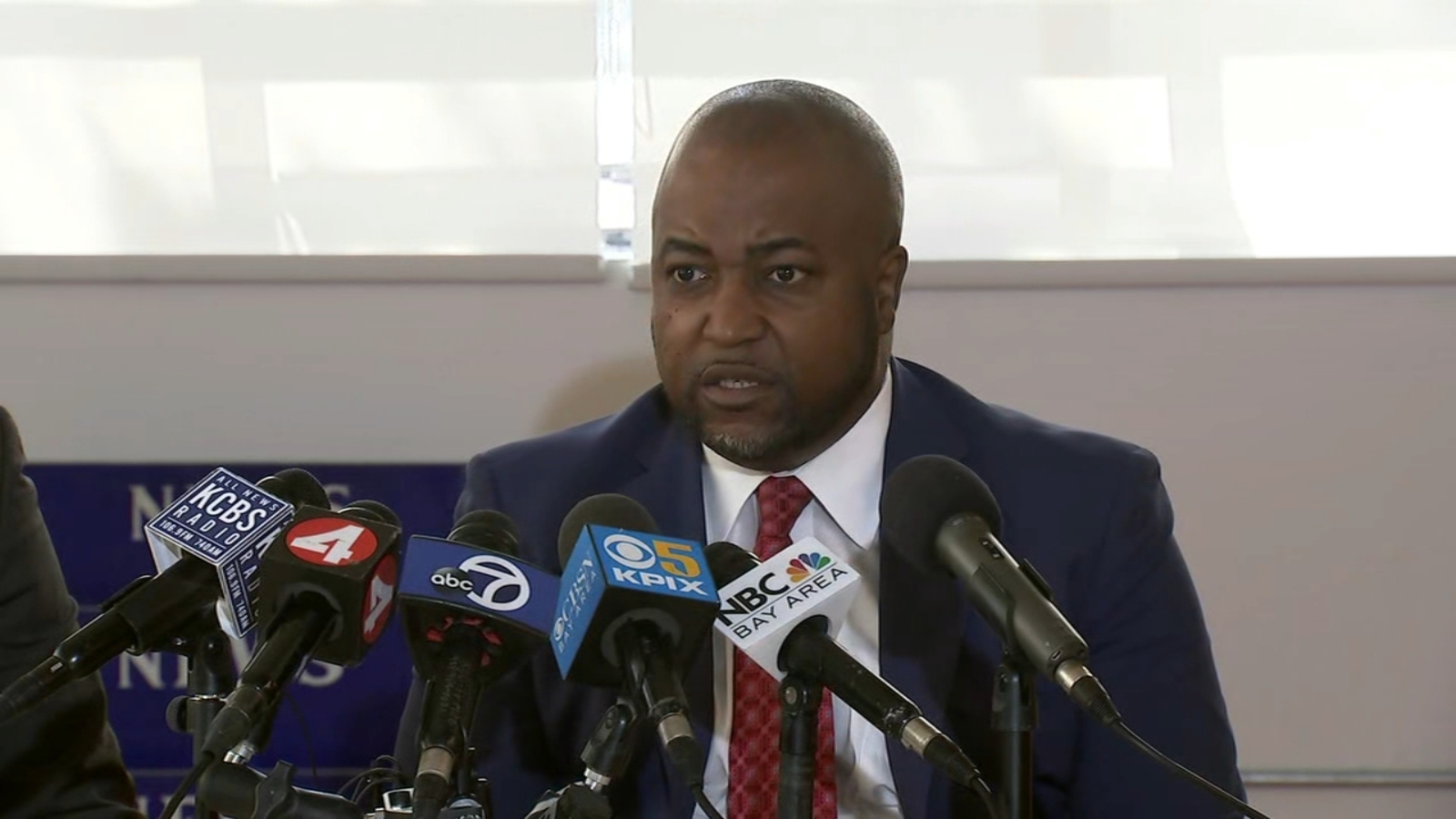 Former Oakland Police Chief LeRonne Armstrong files wrongful