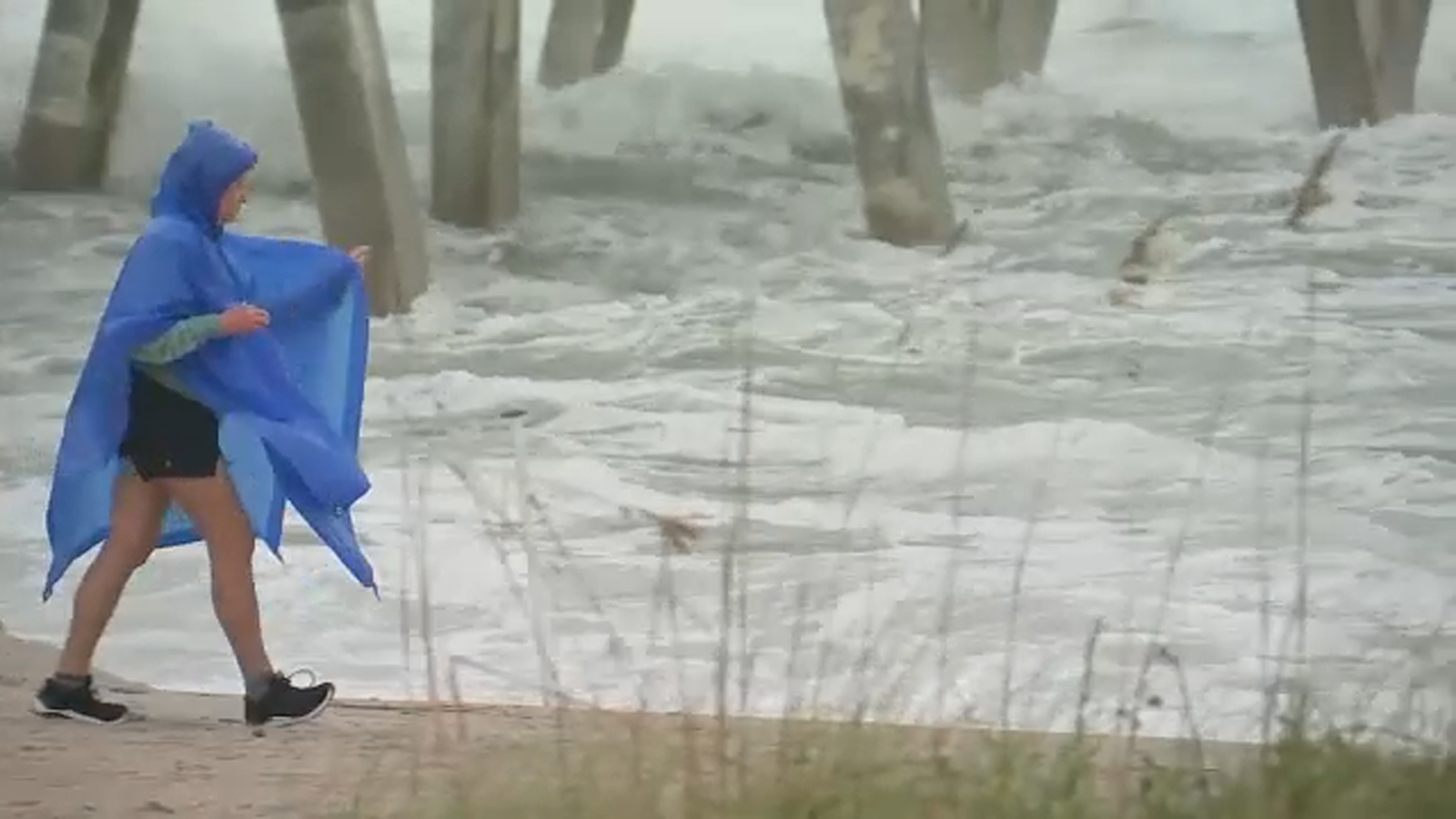 Tropical Storm Ophelia nears landfall in North Carolina; live radar