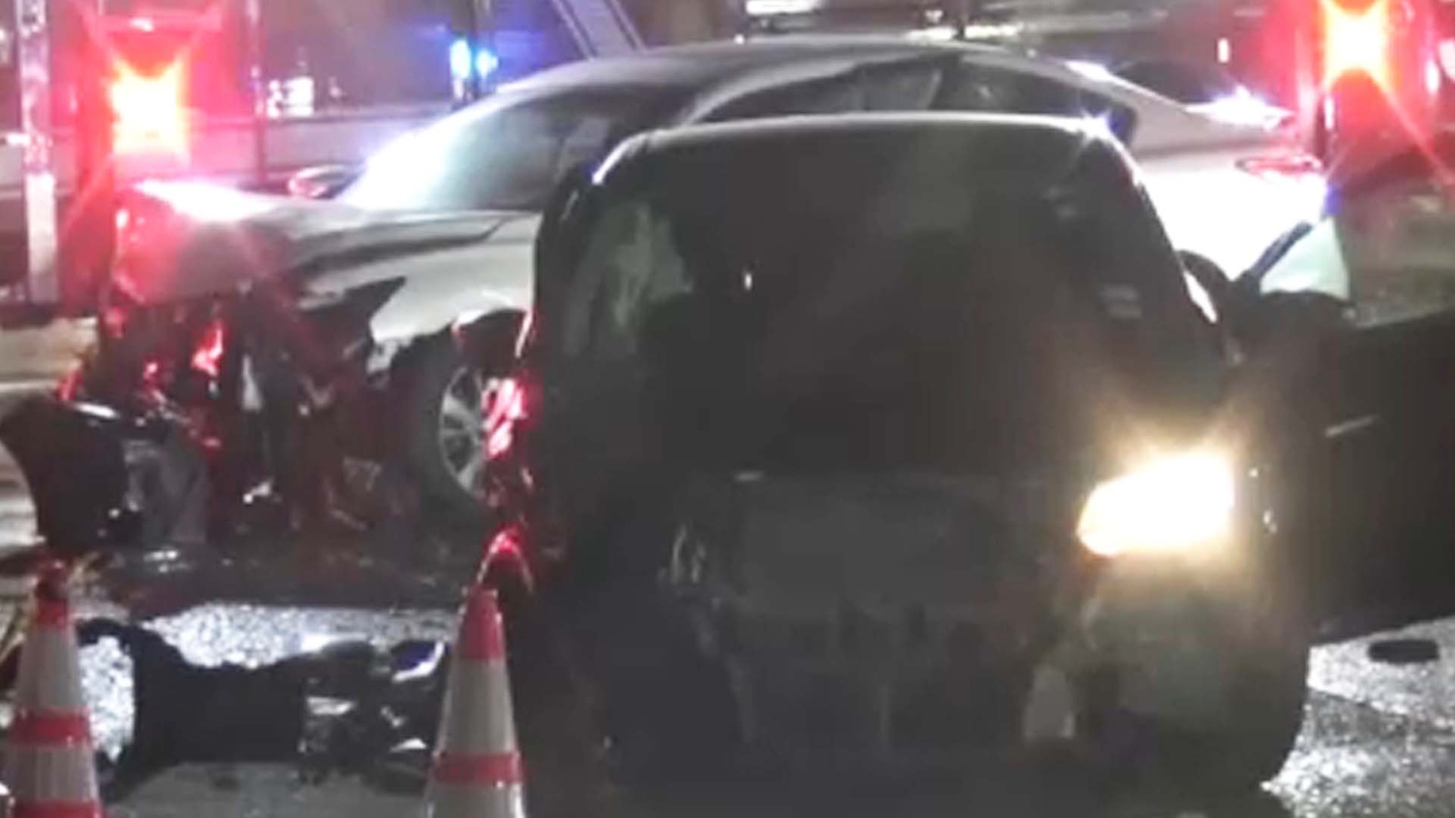 Baby among 3 hurt after crash where traffic lights were out in north Houston police say Baby among 3 hurt after crash where traffic lights were out in north Houston police say