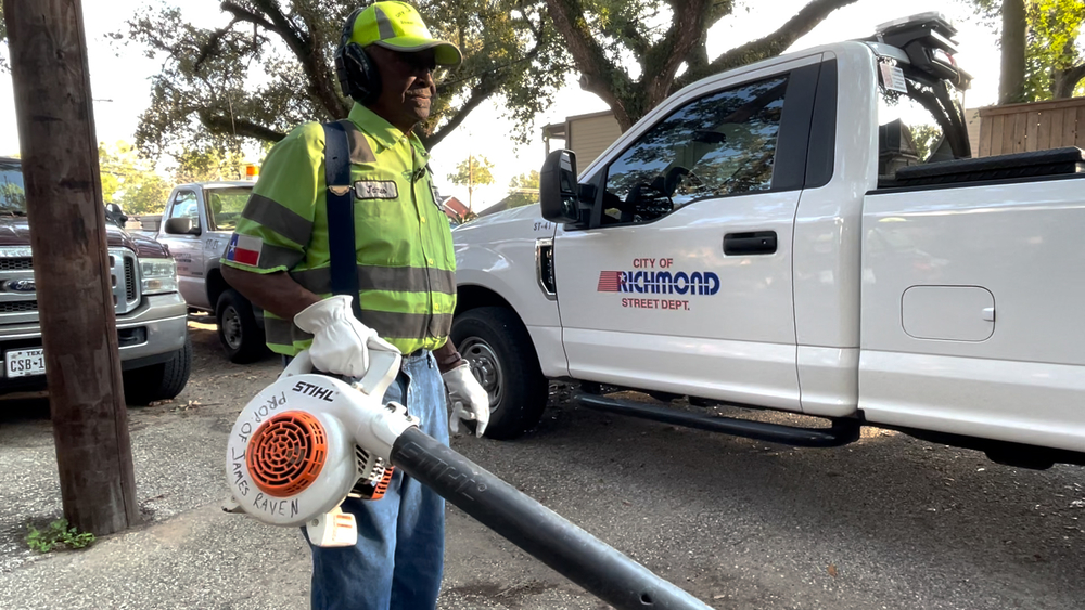 The 84-year-old street sweeper keeping Richmond beautiful 