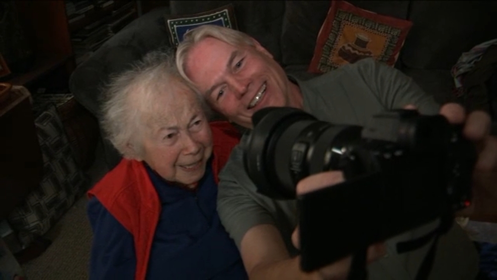 Photographer and artist reconnect for a picture-perfect reunion