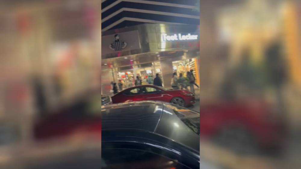 Looting reported at Foot Locker store in Center City Philadelphia