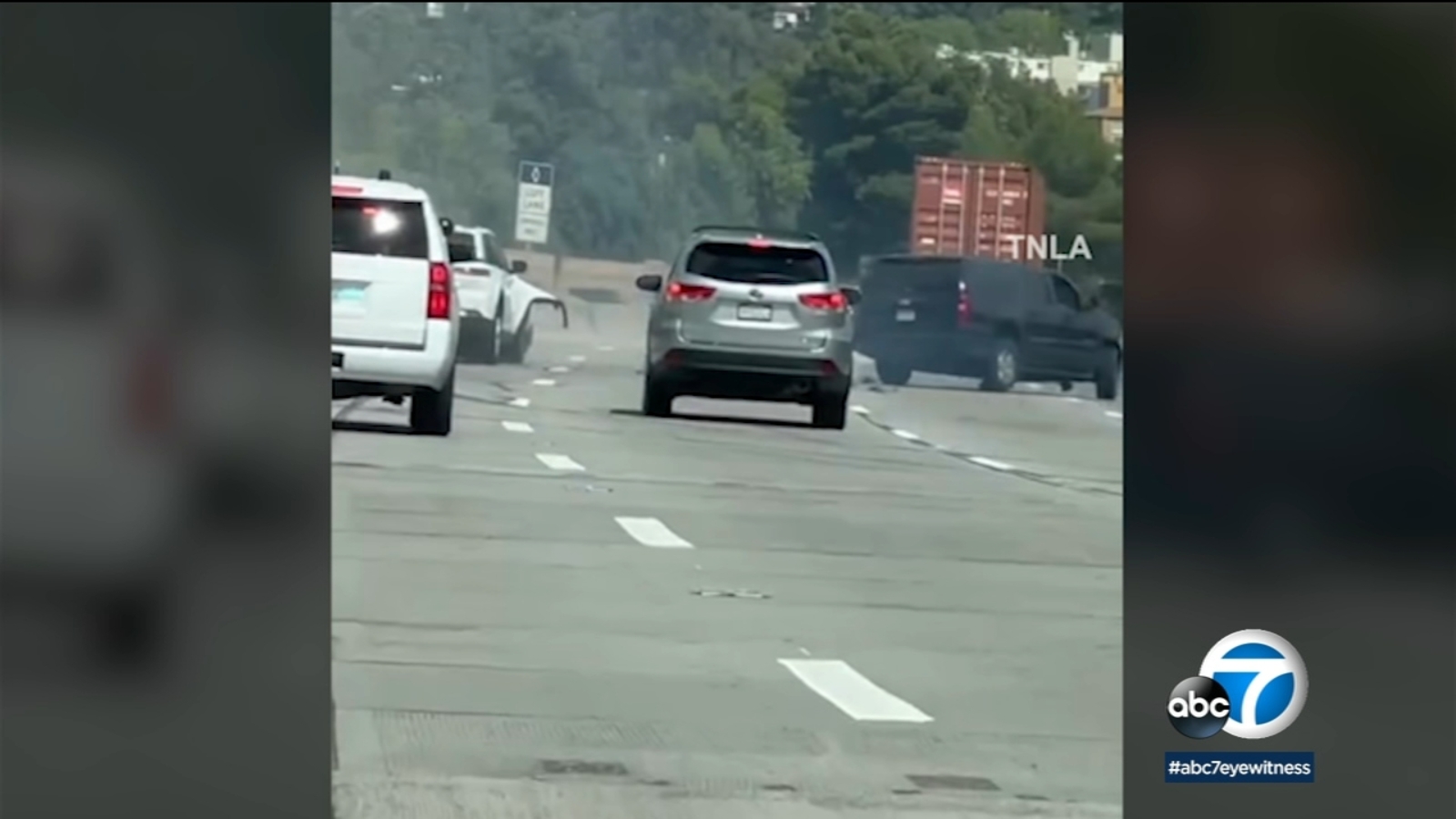 Wild crash involving erratic driver on 405 Freeway in Mission Hills ...