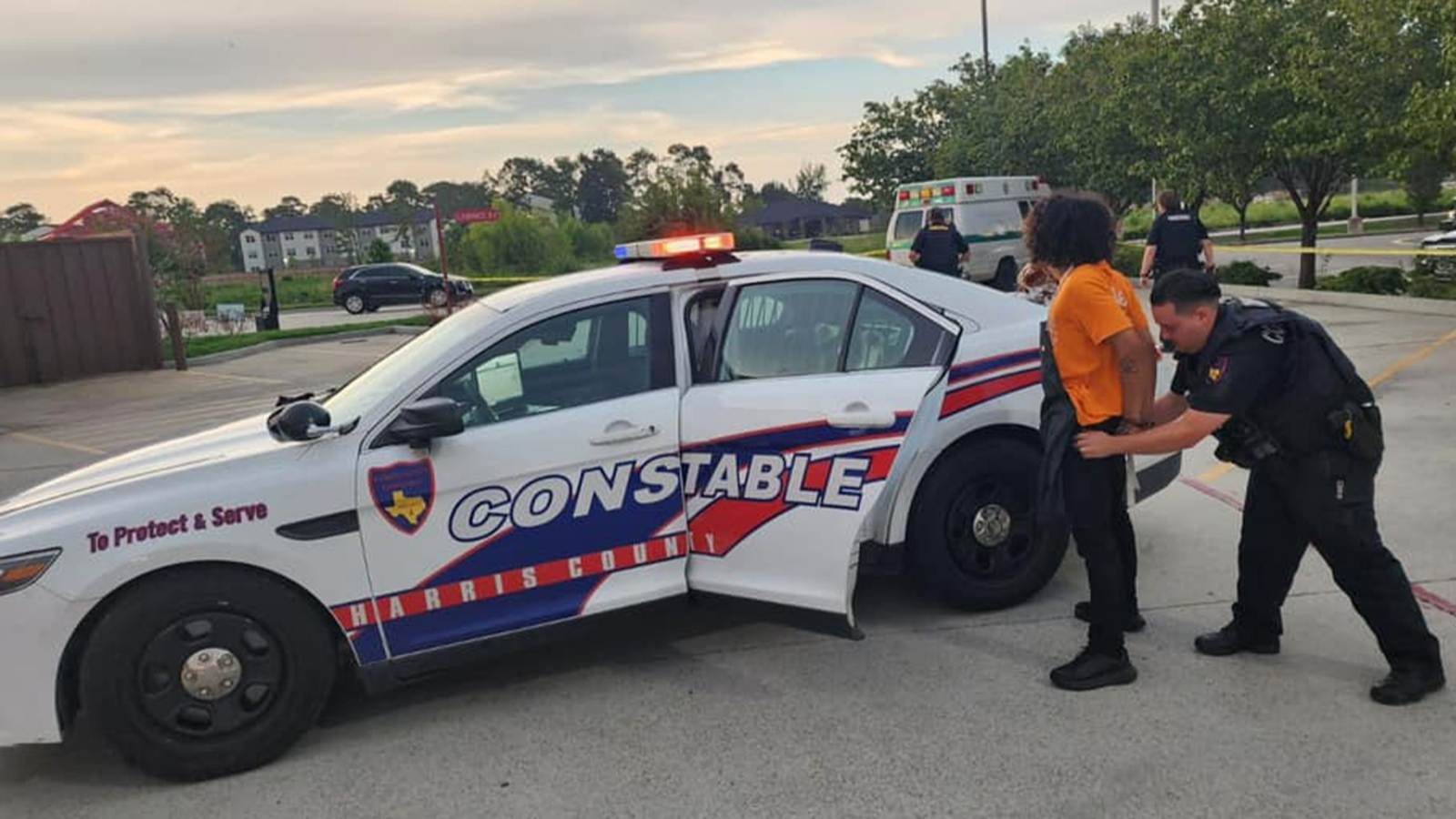 Popeyes employee arrested for shooting at customer who stole backpack of marijuana, accused of selling drugs while on shift - Vimarsana News
