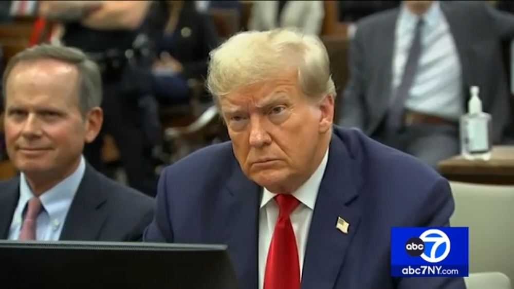 Extra Time: Trump departs fraud trial, Mayor Adams heads to Mexico