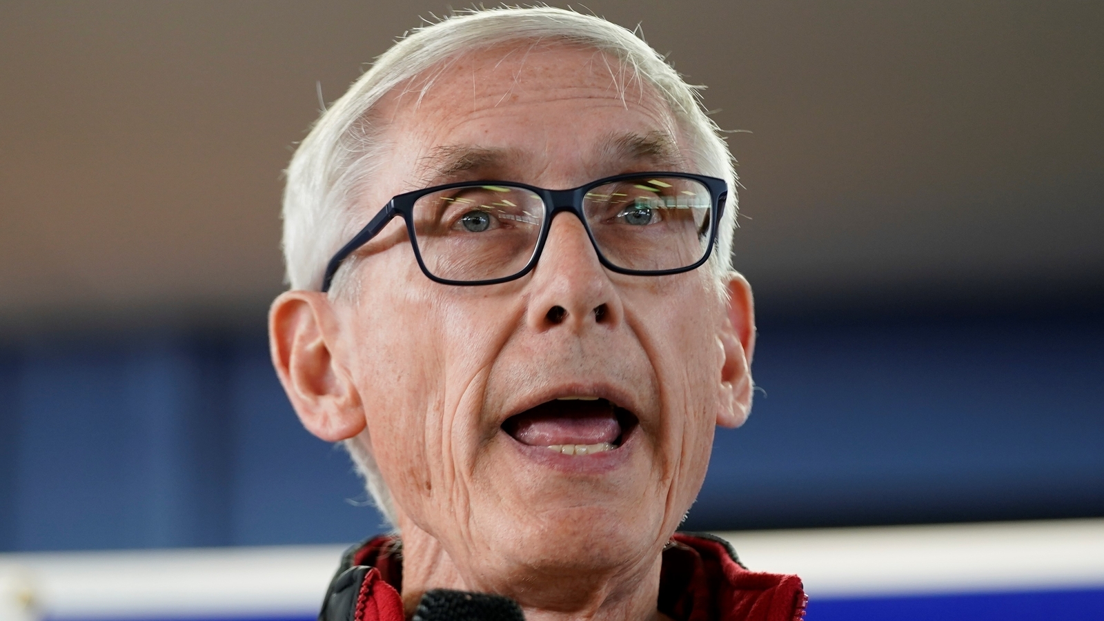 Man with handgun seeking Governor Tony Evers arrested in Wisconsin Capitol, returns with assault rifle - Vimarsana News