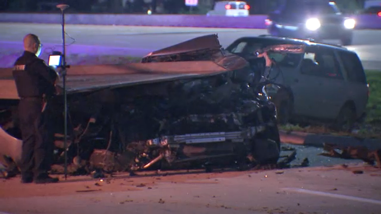 Woman dies after slamming into back of tow truck on I45 feeder road deputies say