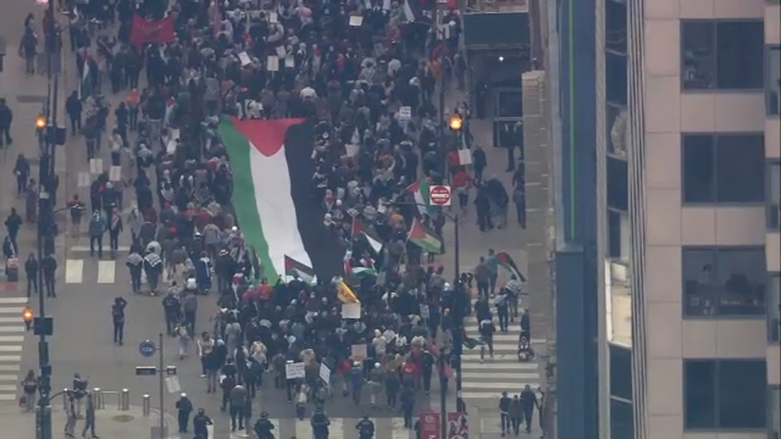 Chicago protest today Hundreds of Palestinians march downtown as death toll rises in Israel Gaza