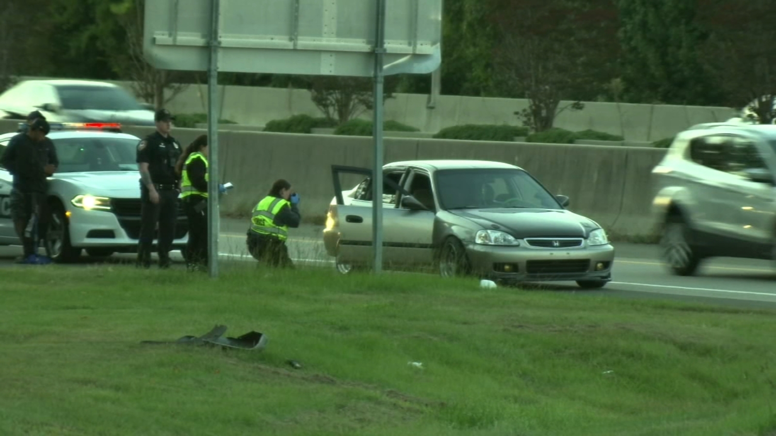 Durham police searching for suspect in connection with shooting on I-85 - Vimarsana News