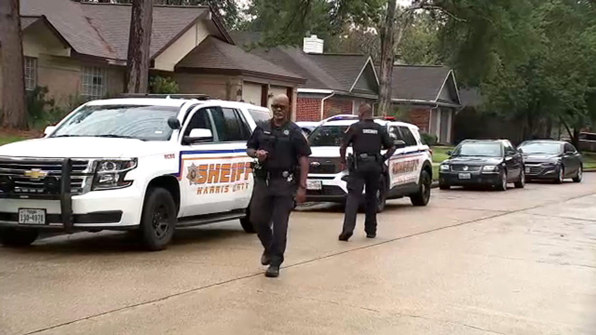 Dogs shot by deputy after attacking 2 men in Katy neighborhood: HCSO