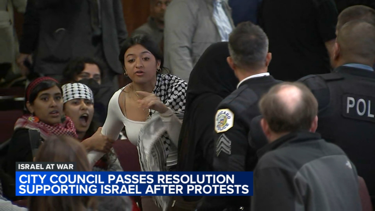 City council chambers cleared during debate on resolution over Israel