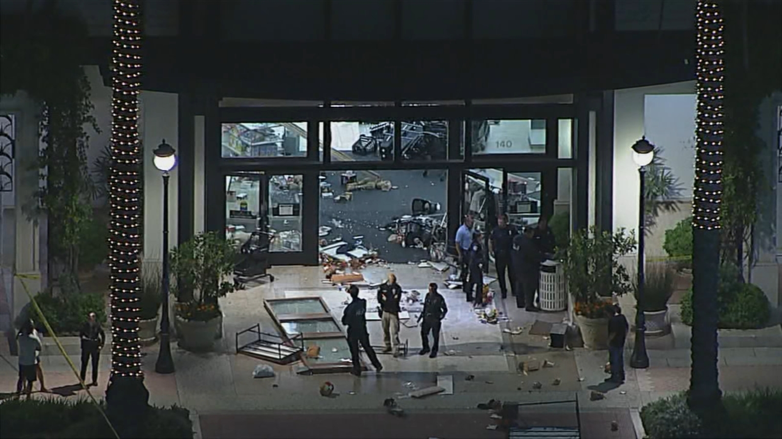 3 injured after driver crashes into Kohls store at Bella Terra Mall in Huntington Beach