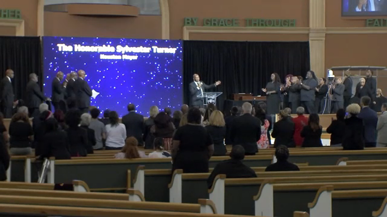 Interfaith candlelight vigil held at The Community of Faith King's Dome Cathedral in NW Houston for those killed in Israel war - Vimarsana News