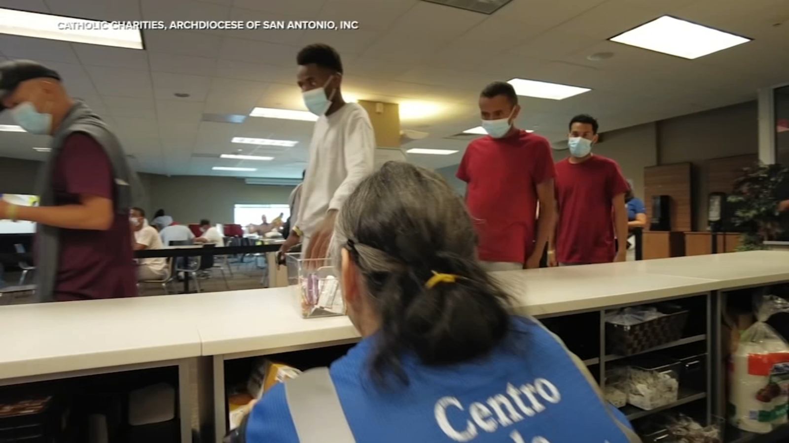 Migrants Chicago: City delegation says Texas border towns shared playbook to help manage influx of asylum seekers - Vimarsana News