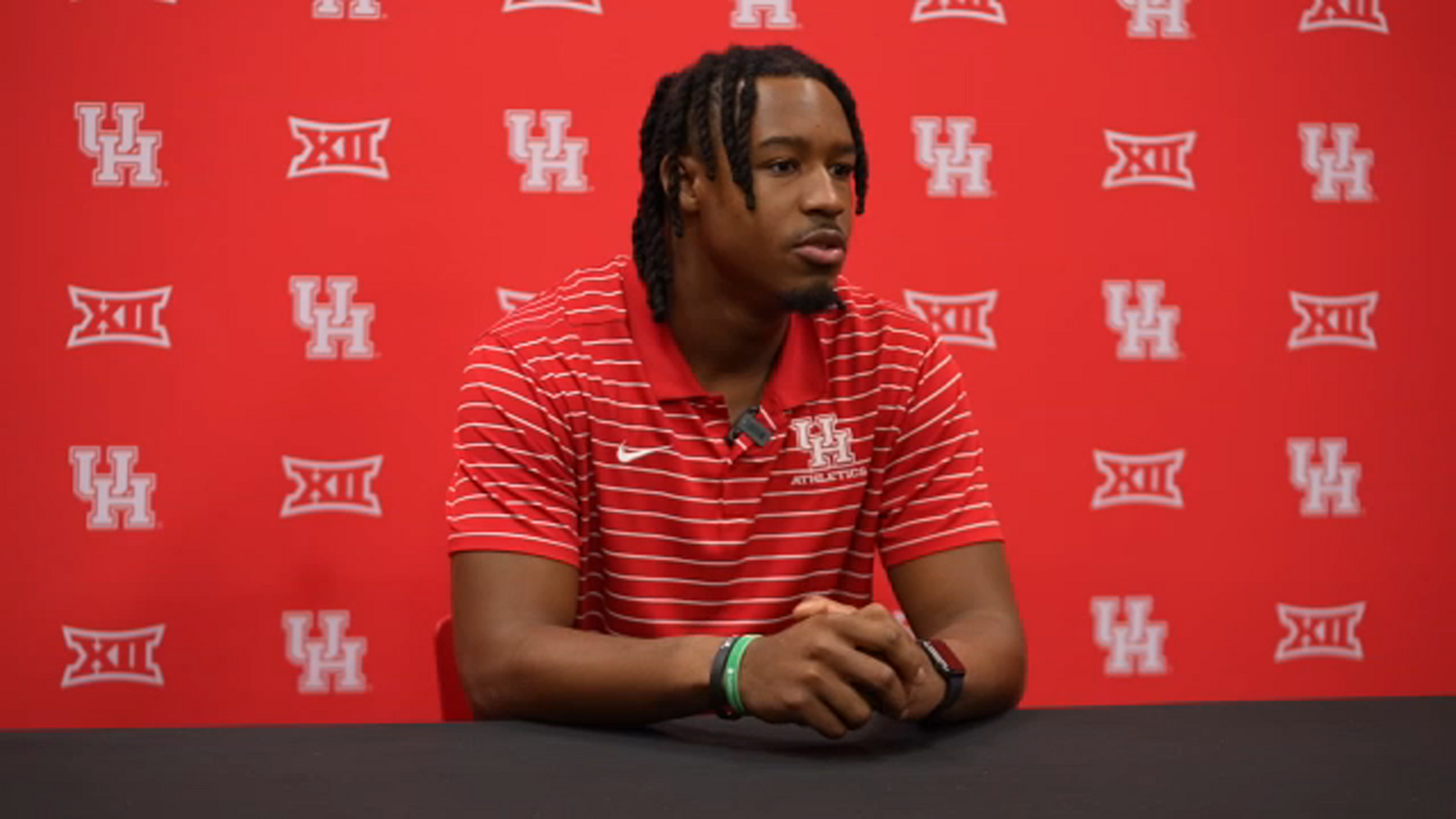 Big 12 football matchup Houston Cougars take on no. 8 ranked Texas