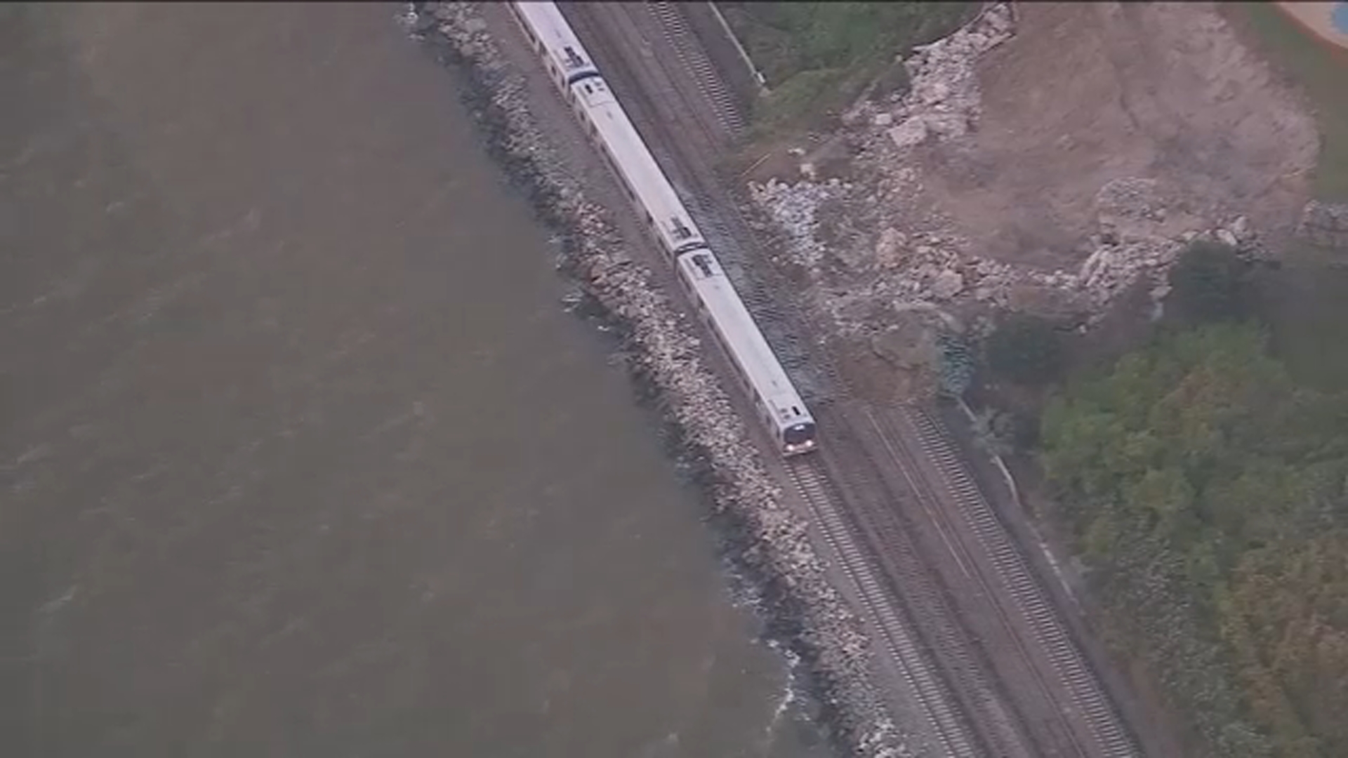 Metro-North resumes service after weekend mudslide