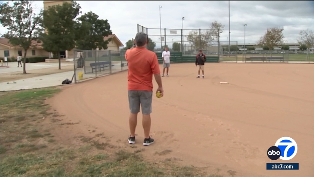 Menifee softball league for seniors cries foul over park-usage fees